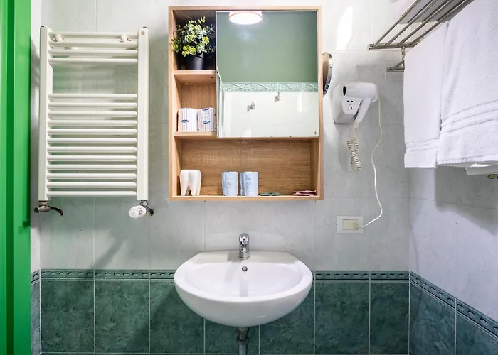 Bobotel In Center 4*