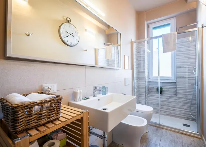 Bobotel In Center Bed & Breakfast 4*